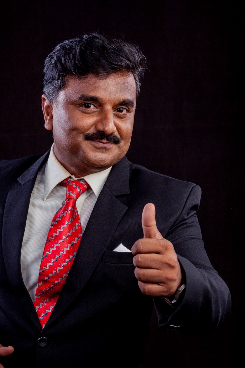 Dr.Venkat Kumaresanu